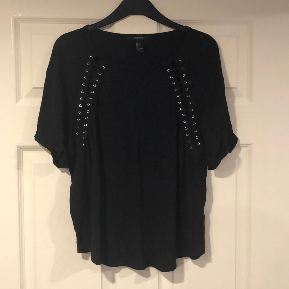 Grunge style tee